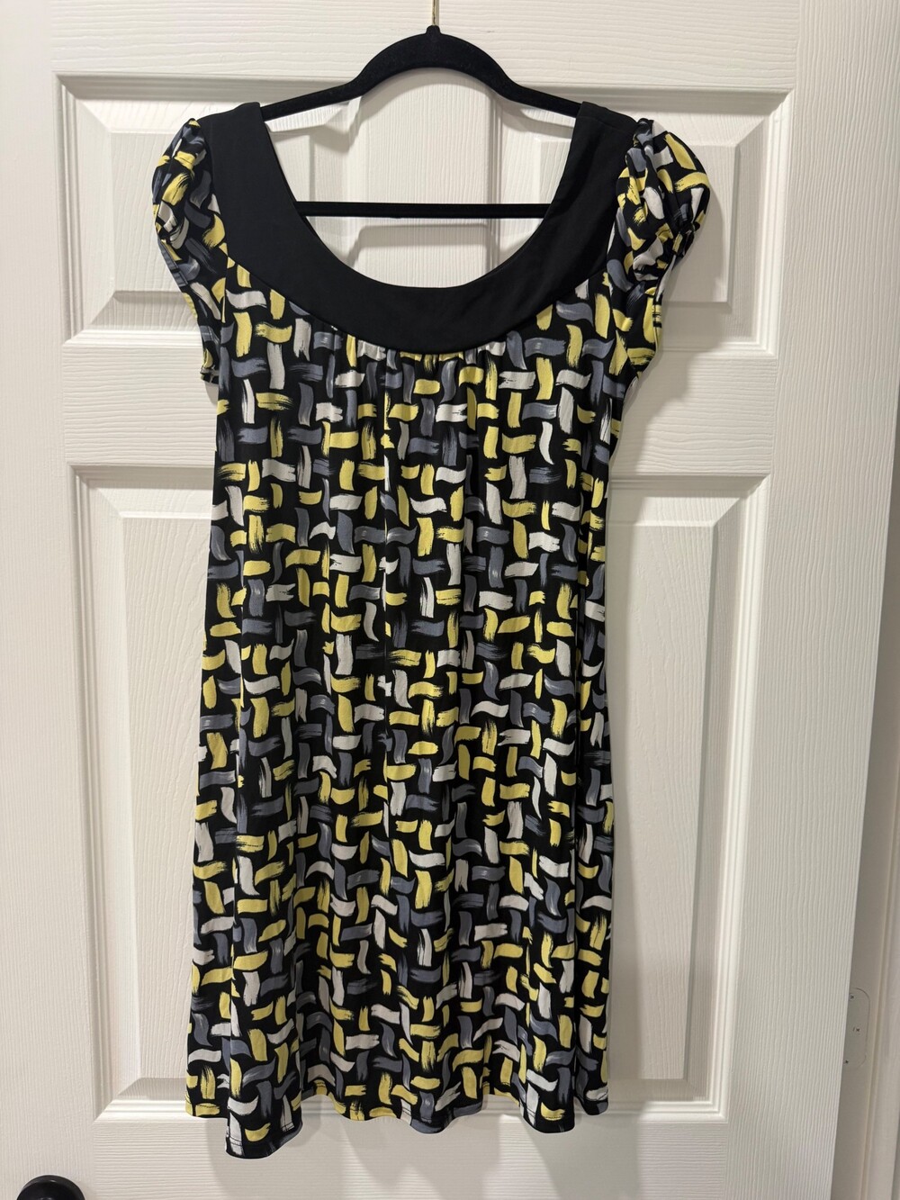 My Michelle Women's Dress Size M Abstract Print